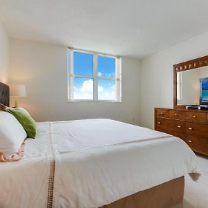Luxury One-Bedroom Apartment Balcony